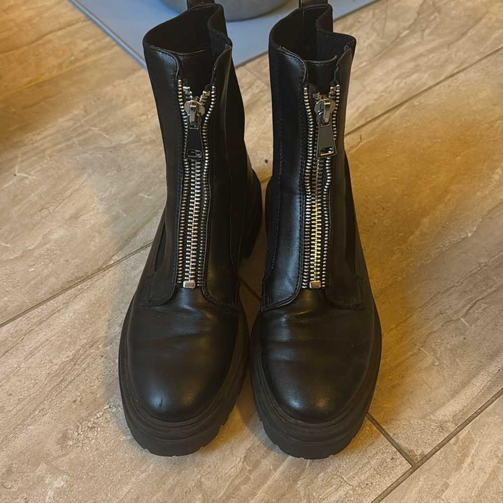 Steve Madden black winter / combat boots